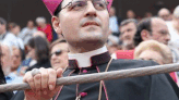 La extravagante vida que muestra en sus redes sociales Pablo de Rojas, el 'obispo' excomulgado que está detrás del cisma de las monjas clarisas de Orduña