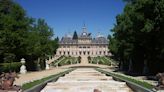 El increíble pueblo a una hora de Madrid donde veraneaban los Reyes: tiene un palacio y una fábrica de cristales