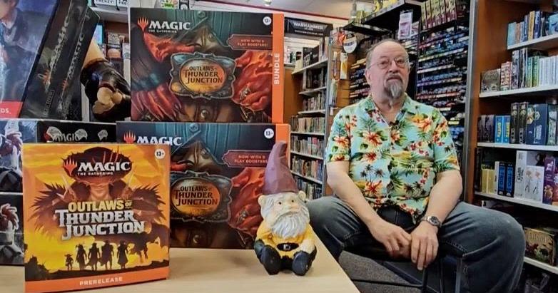 'Stone Rain Dan': Green Bay collector amasses magnificent collection of the same Magic the Gathering card