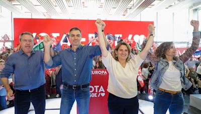 Sevilla muestra la vieja guardia del PSOE que apoya a Pedro Sánchez