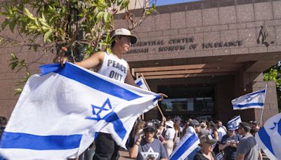 Feds investigating violence during pro-Palestinian protest outside Los Angeles synagogue