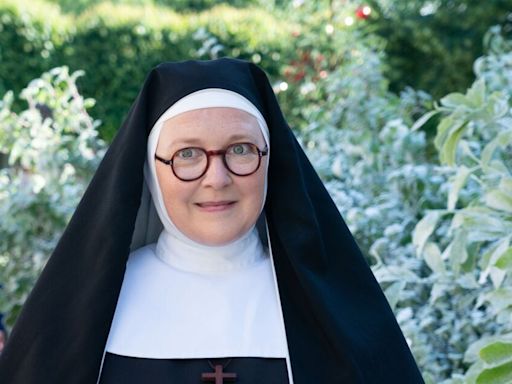 Sister Boniface back filming for series 4 with guest star Les Dennis