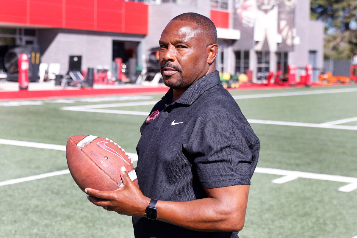 Ex-football great highlights UNLV’s Hall of Fame class