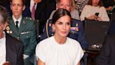 La Reina estrena un look 'made in Germany' con los pendientes de zafiro de doña Sofía