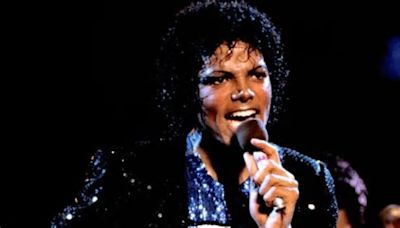 A subasta la icónica chaqueta que Michael Jackson usó para cantar 'Billie Jean'