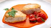 Receta fácil y rápida de Karlos Arguiñano: bonito con salsa vizcaína y tomatitos
