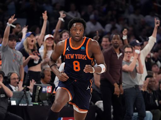 OG Anunoby will stay with the New York Knicks on a 5-year deal, AP source says