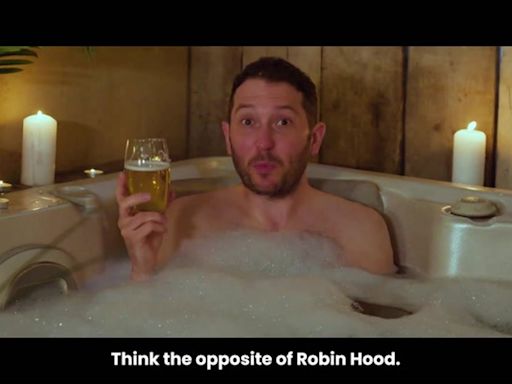 Naked Jon Richardson takes swipe at Rishi Sunak in new Labour election advert