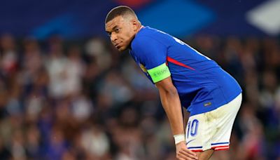 ¿Por qué Mbappé es el capitán de Francia si Griezmann y Giroud llevan más tiempo?