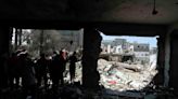 Israeli strike on Gaza school 'kills 30'