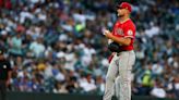 Detmers, Fletcher help Angels split DH with Mariners; Moniak hurt