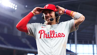 Stott leads shorthanded Phillies to inspiring comeback win over Mets