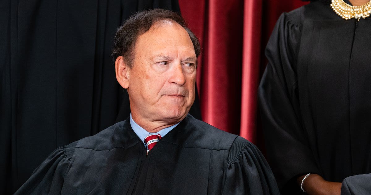 Alito Home’s Flag Is Symbol of New Partisan Era at Supreme Court