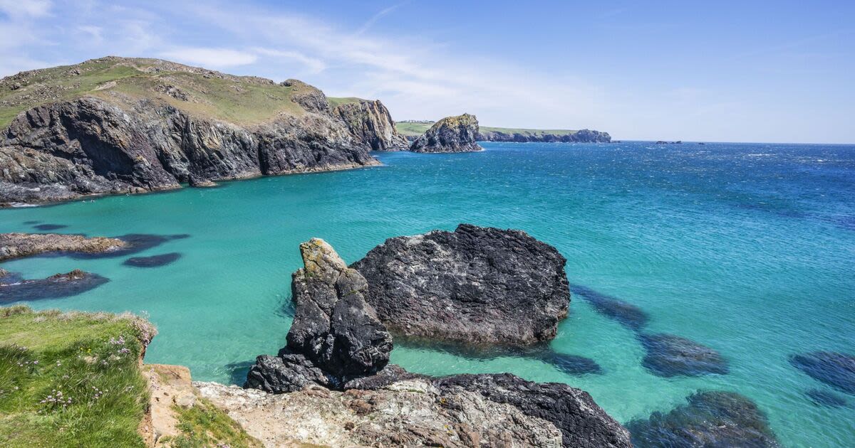 UK's best beach looks like it could be in the Caribbean with 'rugged beauty'