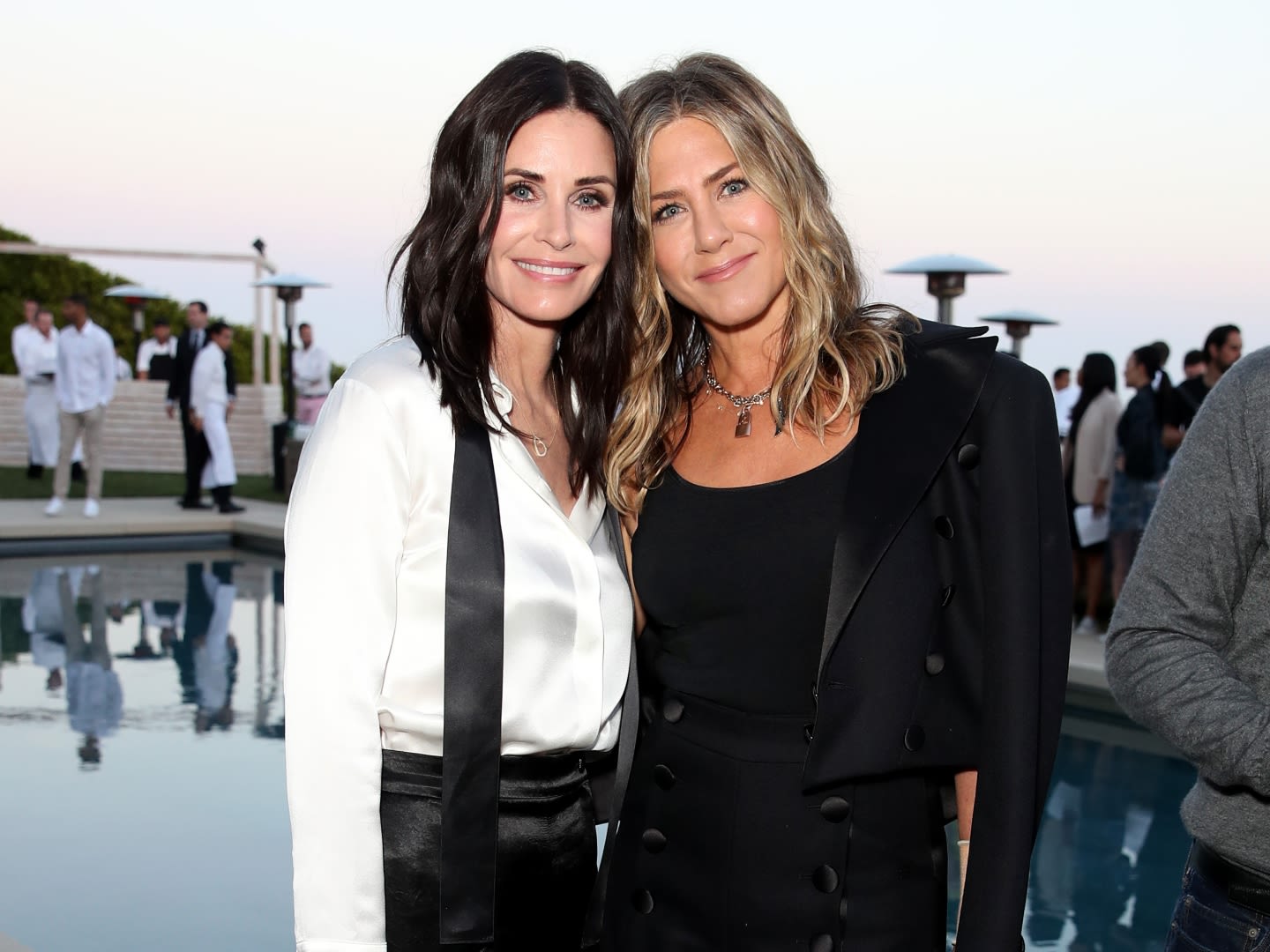 Jennifer Aniston & Courteney Cox's Friendship Has Never Been Closer After Death of Matthew Perry