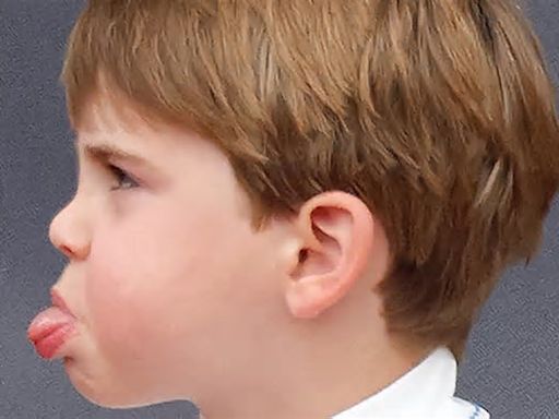 Il principe Louis compie 6 anni: chi è il figlio più piccolo (e irriverente) di William e Kate