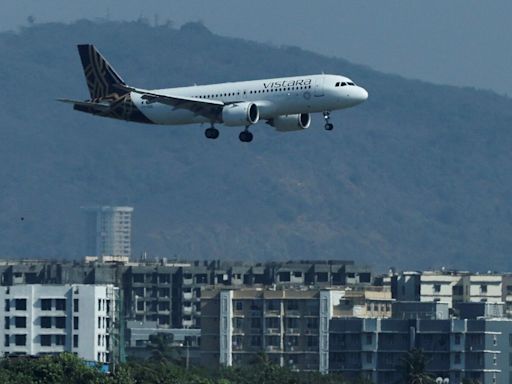 Bomb threat to Mumbai-bound Vistara flight, note said, ‘bomb on board’. Details here | Today News