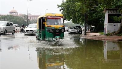 Rains lash Delhi, waterlogging leads to traffic snarls