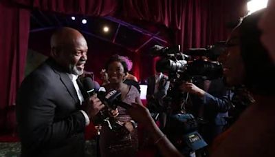 NFL Legend Emmitt Smith Graces 2024 Kentucky Derby Red Carpet with Star-Studded Presence