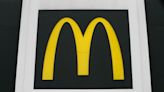 Exempleados de McDonald's exponen en el Parlamento Europeo el acoso sexual en la empresa