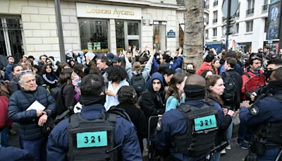 La policía desaloja a los manifestantes propalestinos de una universidad de élite en París