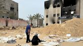 “¡Es mi hijo Nabil, lo juro!”: las autoridades de Gaza identifican los cuerpos de las fosas halladas en el sur de Gaza