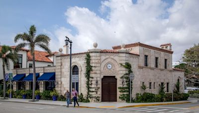 Palm Beach OKs outdoor café seating, expanded membership for Carriage House social club