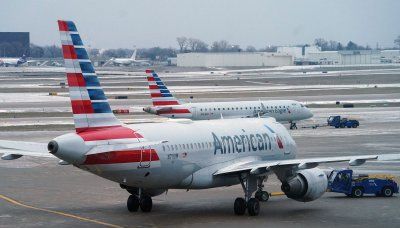 3 injured as smoking laptop forces evacuation of Miami-bound airliner in San Francisco