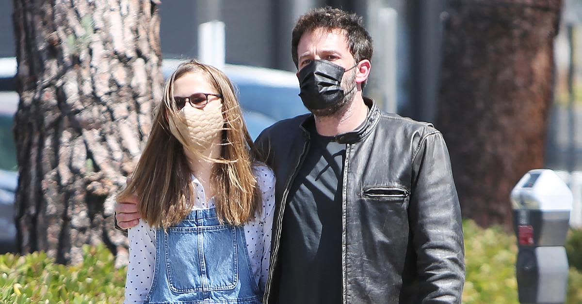 Ben Affleck and Jennifer Garner's Eldest Daughter Violet Reveals Why She Wears a Mask as She Gives Passionate Speech: Watch