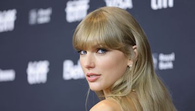 Fact Check: About the Supposed Taylor Swift Lyrics Saying She Wished She Lived in the 1830s, 'But Without All the Racists'