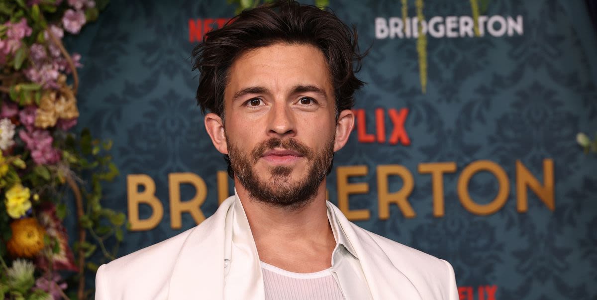 Jonathan Bailey Is Jacked For 'Jurassic World' Movie