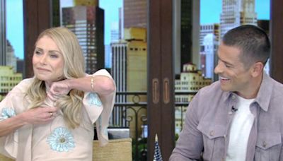 Kelly Ripa forced to "start the show over" on 'Live' after wardrobe mishap