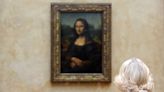 Protesters throw soup at Mona Lisa in Paris