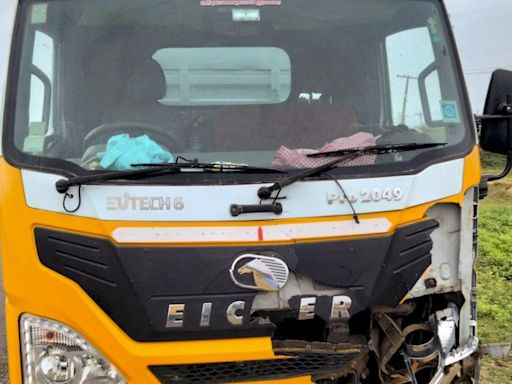 Five killed as goods vans ploughs into devotees headed to Samayapuram