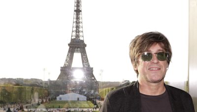 "Aujourd'hui j'aspire à..." : Exaspéré, Thomas Dutronc est prêt à changer de vie, le fils de Françoise Hardy se confie