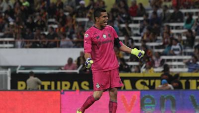 Exhiben a Oswaldo Sánchez por actitud en entrenamientos del Club Santos