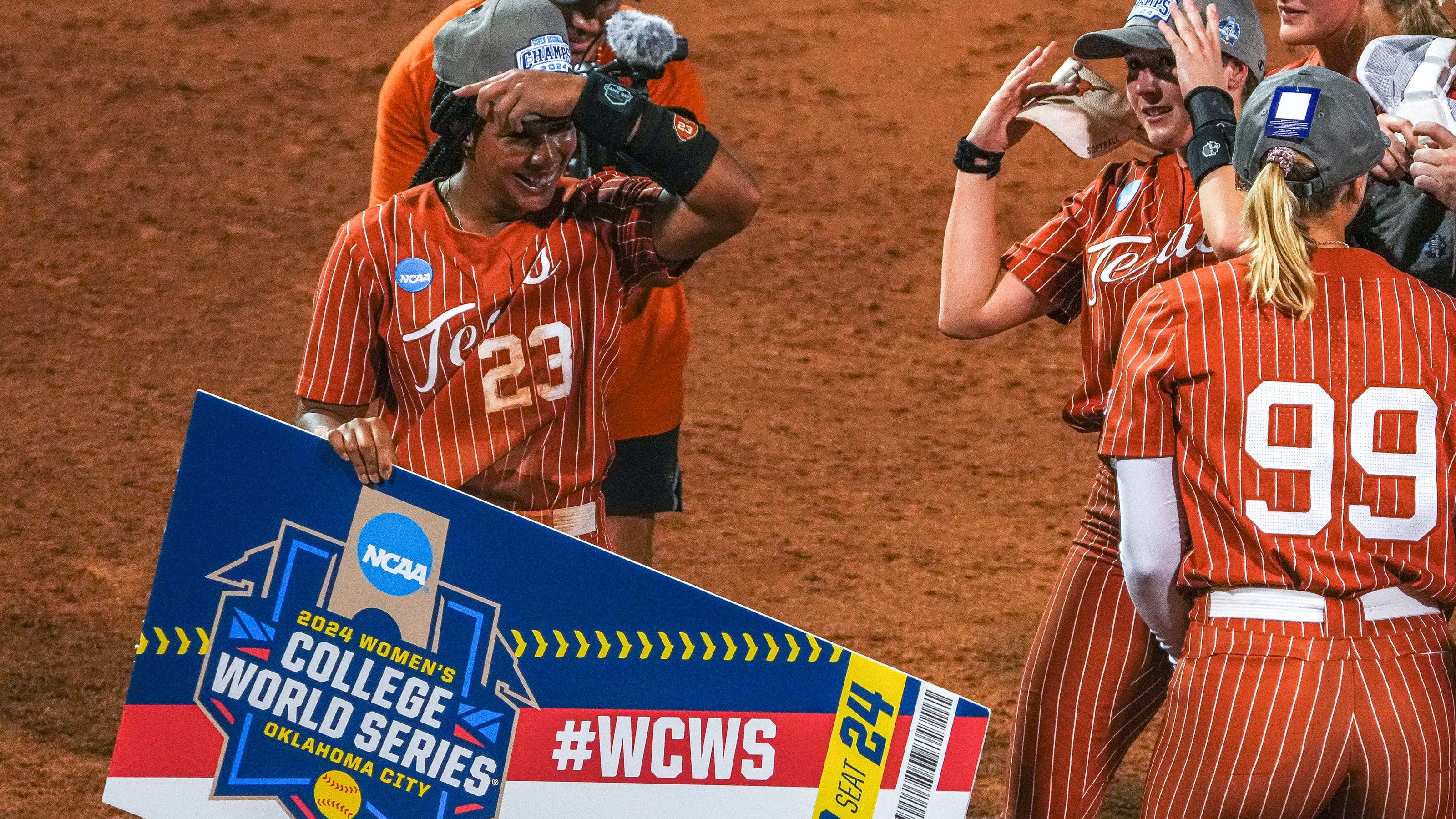 2024 Women's College World Series: Predictions, odds and bracket for softball tournament