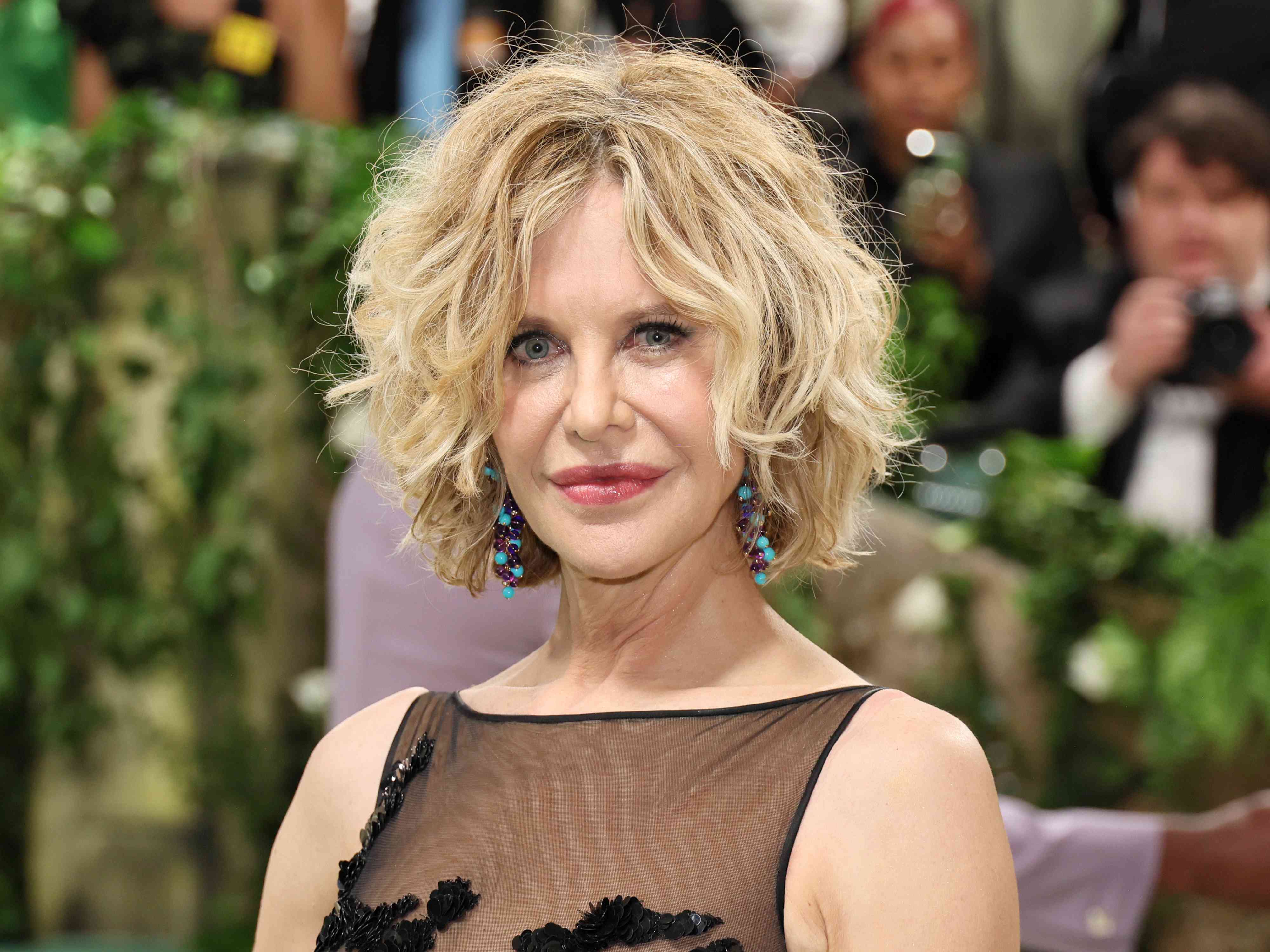 Meg Ryan’s Makeup Artist Told Me Her Fluttery Lashes Are Thanks to This “Lifting” Mascara