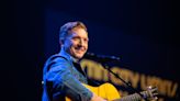 Tyler Childers Pays Honky-Tonk Tribute to John Prine on ‘ACL Hall of Fame’ Special