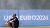 LIVE: Follow all build-up as Netherlands prepare to face England