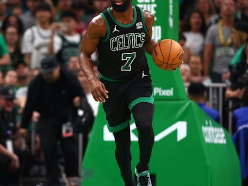 Jaylen Brown, "el mejor jugador de los Celtics" que también es un genio fuera de la duela