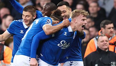 Everton 2-0 Liverpool: Toffees claim vital win to dent rivals' title hopes