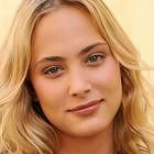 Nora Arnezeder