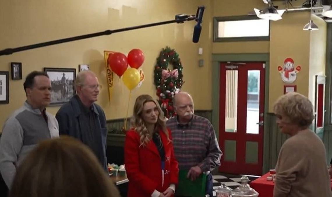Clyde Edwards-Helaire’s wife shares photo of Chiefs players on Hallmark movie set