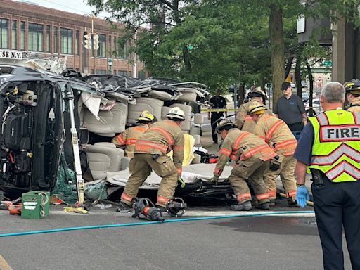 Firefighters rip apart SUV to rescue 4 people after crash near Apizza Regionale in downtown Syracuse