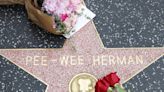 El cómico Paul Reubens, creador de Pee-wee Herman, fallece a los 70 años en Los Ángeles