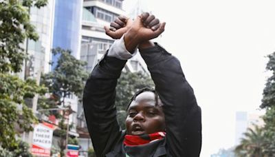 Kenya police fire tear gas at protesters after Ruto urges talks