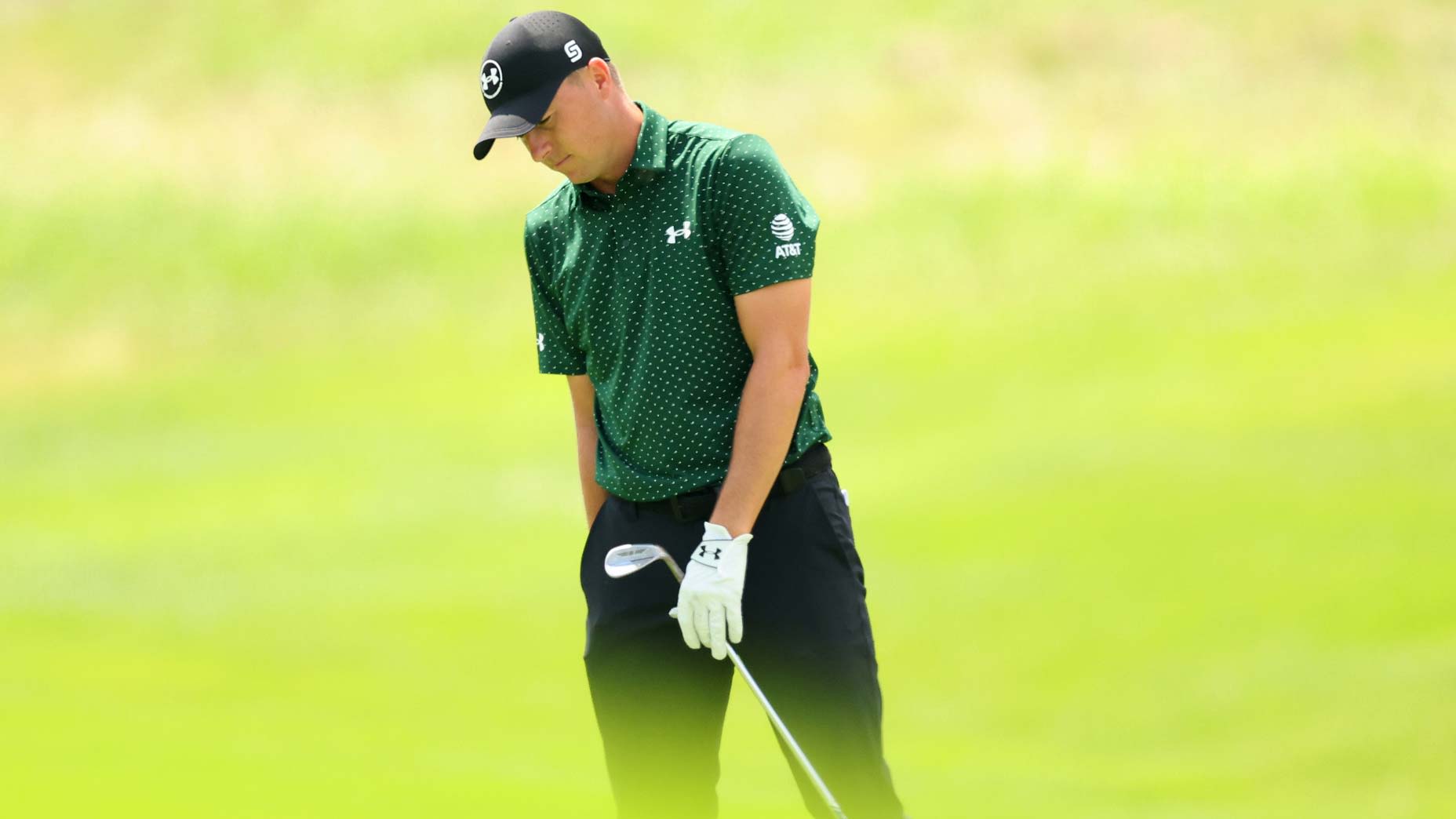 Jordan Spieth's hot round derailed by 1 bad decision. He stood by it