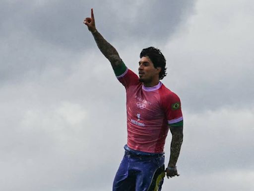 This Picture Of A Brazilian Surfer From The Paris Olympics Is 100% The Coolest Picture From The Olympics So Far