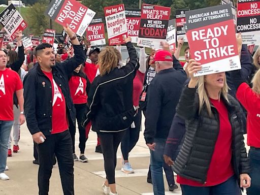 Tentative agreement for American Airlines flight attendants mirrors sellouts in auto, UPS and rail